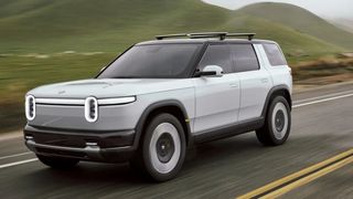 Volkswagen ist seit Neuestem der Hauptanteilseigner bei Rivian! Und parallel will Rivian mit dem R2 hier vor allem in den USA mehr Marktanteile sichern, um dem Konkurrenten Tesla näherzukommen. Lesen Sie, was da so lost ist ... (Bild: Rivian)