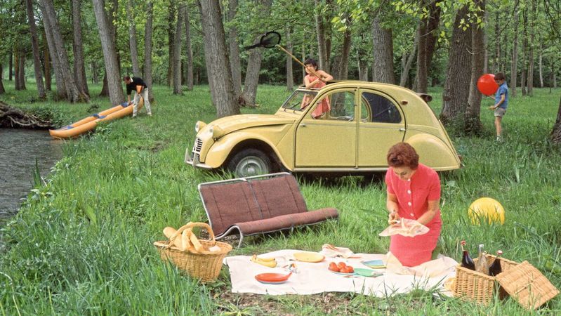 5.114.969 „Enten“ hat Citroën produziert. Deutlich weniger als Volkswagen vom Käfer, dennoch genoß und genießt der schräge Vogel aus Frankreich Kultstatus.(Bild:  Citroën)