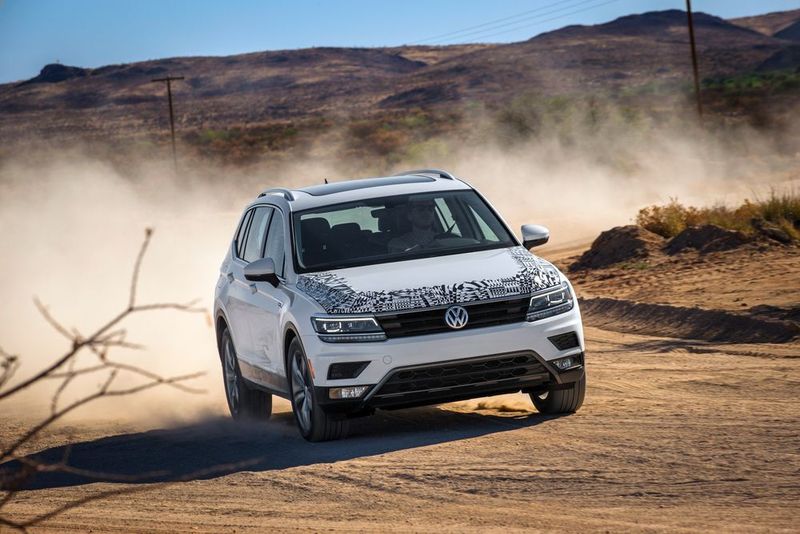 Der VW Tiguan macht sich lang. (VW)