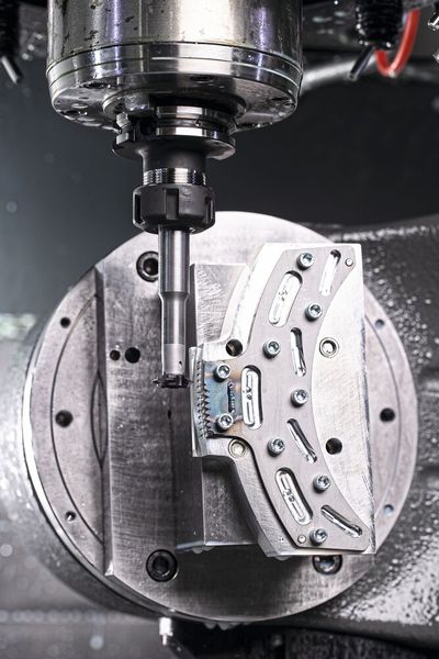 Durch den schwingungsdämpfenden Vollhartmetallschaft treten trotz der langen Auskragung keine Probleme mit Vibrationen des Werkzeugs auf. (Bild: Horn/Sauermann)