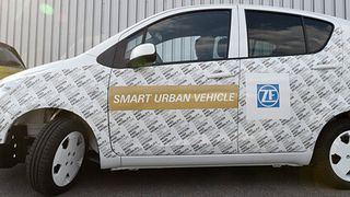 Extrem wendig, lokal emissionsfrei sowie vernetzt mit Fahrer und Umwelt: Mit dem Smart Urban Vehicle zeigt ZF das Potenzial intelligenter Vernetzung einzelner Fahrwerk-, Antriebs- und Fahrerassistenzsysteme. (Foto: ZF Friedrichshafen)