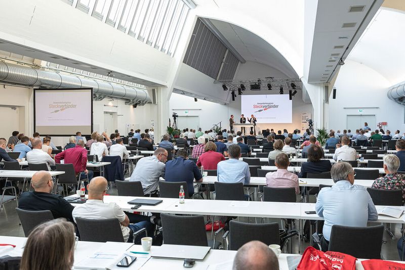 16. Anwenderkongress Steckverbinder: Der erste Steckverbinder-Tag am 5. Juli 2022 fokussierte neue Technologien und Trends wie den intelligenten Steckverbinder und KI in der Qualitätskontrolle, die additive Serienfertigung von Steckverbinder, DC-Verbindungstechnik, modulare Steckverbinder sowie messtechnische Verfahren. (Bild: Elektronikpraxis)
