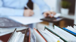 Die Modernisierung der IT-Infrastruktur im öffentlichen Sektor spart den Verwaltungen nicht nur erhebliche Kosten, sondern erhöht auch die Cybersicherheit. (Bild: rogerphoto - stock.adobe.com)