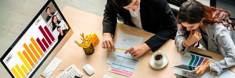 Das gemeinsame Arbeiten am virtuellen Arbeitsplatz, im Remote Office oder in einer hybriden Büro-Remote-Lösung ist in vielen Unternehmen inzwischen etabliert. Vielerorts haben sich dadurch Vorteile und neue Synergien ergeben, doch die Führung auf Distanz bringt auch Nachteile und eigene Herausforderungen mit sich. Wie lassen sich solche Home-Office- oder gemischten Teamlösungen effizient führen? Das gemeinsame Arbeiten am virtuellen Arbeitsplatz, im Remote Office oder in einer hybriden Büro-Remote-Lösung ist in vielen Unternehmen inzwischen etabliert. Vielerorts haben sich dadurch Vorteile und neue Synergien ergeben, doch die Führung auf Distanz bringt auch Nachteile und eigene Herausforderungen mit sich. Wie lassen sich solche Home-Office- oder gemischten Teamlösungen effizient führen?