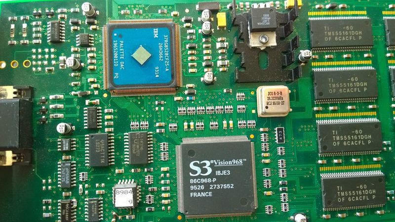 Der S3 Vision968 war noch ein reiner 2D-Beschleuniger für Windows . Mit dem 250-MHz-RAMDAC von IBM erreichte die Karte eine Auflösung von 1.600 x 1.280 Bildpunkten. (Bild: Vogel IT-Medien)