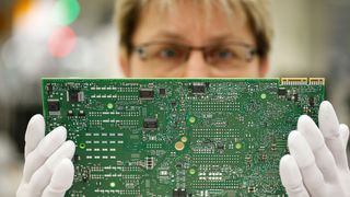 Continental hat einen domänenübergreifenden Hochleistungsrechner in ein Auto integriert (Beispielbild eines Karosseriesteuergerätes). (Bild: Michaela Handrek-Rehle/Continental)