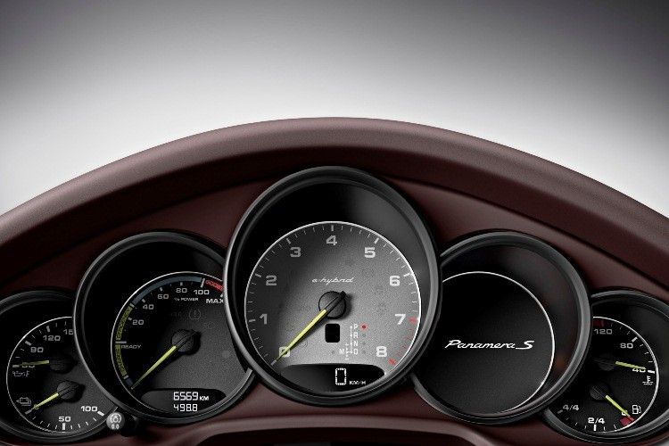 Im E-Modus erreicht der Hybrid bis zu 135 km/h. (Foto: Porsche)