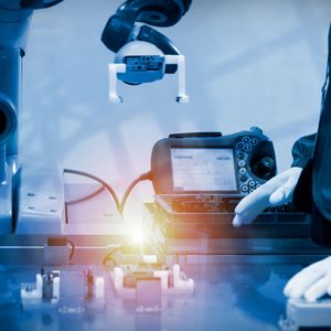 Bei allen MRK-Anwendungen muss präzise Sicherheit über die gesamte Applikationsanwendung gewährleistet sein.(Bild:  ©zapp2photo - stock.adobe.com)