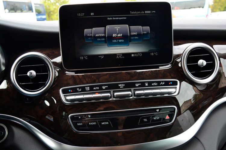 …das Telefon und alle Audiomöglichkeiten. (Foto: Michel)