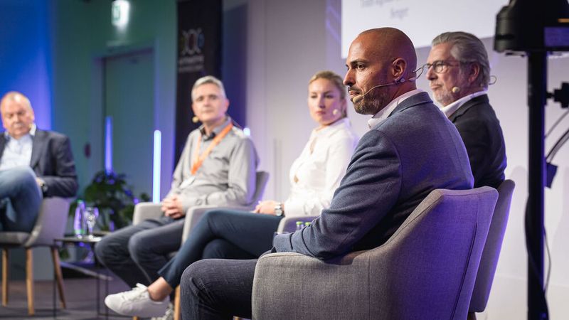 Christian Thalheimer vom ASA-Verband – der Interessenvertretung der Werkstattausrüster – erwartet künftig Maschinen, die bekannte Arbeiten selbstständig ausführen. So könnte ein Roboter etwa eigenständig Scheinwerfer prüfen und einstellen. (Bild: Stefan Bausewein)