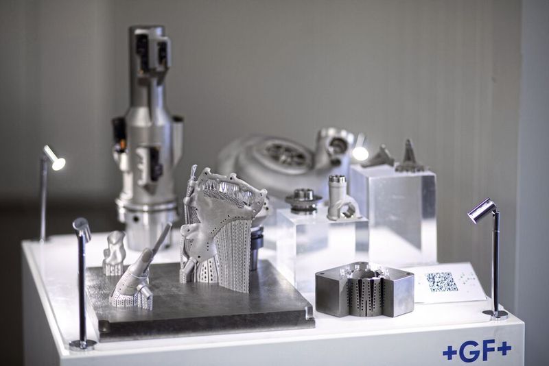 Diese Bauteile veranschaulichen die Kompetenzen der Maschinen von GF Machining Solutions im Bereich der Additiven Fertigung (AM). (Bild: GF Machining Solutions)