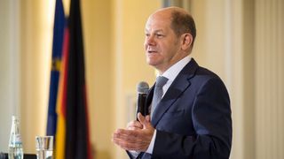 Bundeskanzler Olaf Scholz gibt Rückendeckung für die Forderung, die E-Fuels als klimaneutrale Alternative für den Straßenverkehr nach 2035 in den EU-Bestimmungen vorzusehen. (Bild: Bundesfinanzministerium)