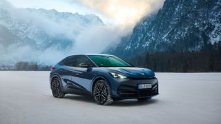 Das Modell Tavascan von Cupra wird in China produziert und in die EU importiert. Damit fiel es bislang unter die Regelung für Strafzölle auf E-Autos aus China. (Bild: Cupra Seat)