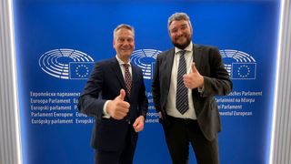 ZDK-Präsident Arne Joswig (l.) und Friedrich Trosse vom ZDK-Büro in Brüssel im Europa-Parlament (Bild: ZDK)