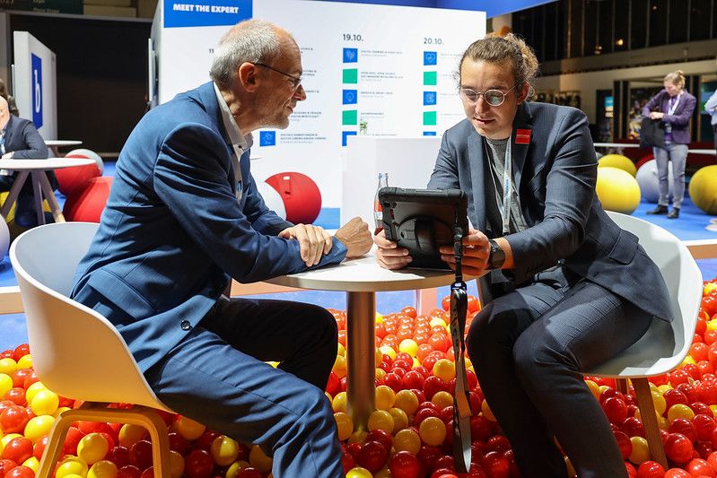 ...oder wahlweise auch im Bällebad wurde diskutiert (Bitkom)