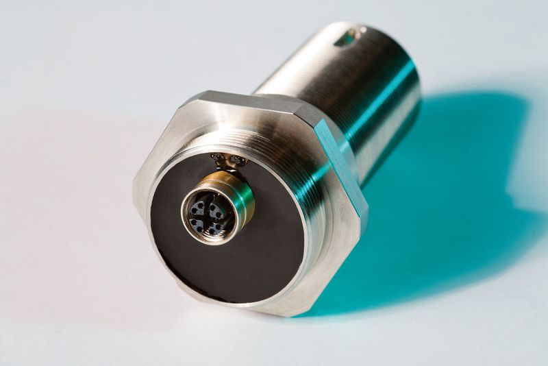 Giga Plug ist ein berührungsloser Stecker und im Betrieb verschleißfrei. (Schleifring)