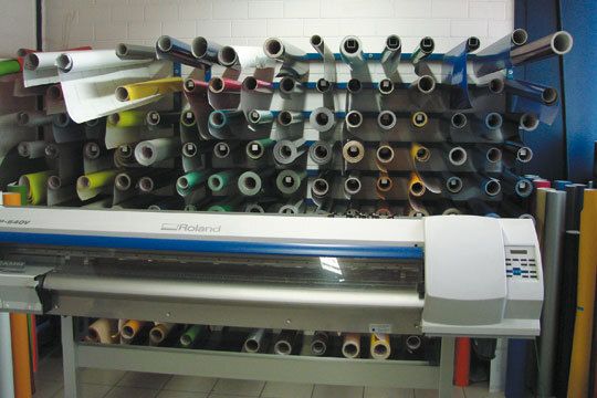 Auch Beschriftungen gehören zum Dienstleistungsportfolio des Betriebs in Bad Hersfeld. (Archiv: Vogel Business Media)