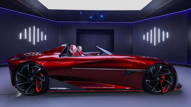 Die kurzen Überhänge lassen die Räder noch massiver wirken. (Bild: MG)