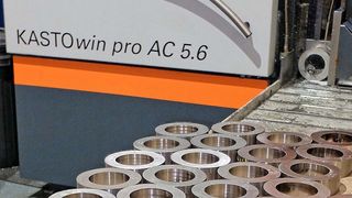 Großerientauglich! Die Kastowin pro überzeugt bei der Howat-Group jetzt nicht nur durch ihre hohe Produktivität. Lesen Sie im nebenstehenden Beitrag, welche Vorteile sie bei zähen Werkstoffen noch bringt.  (Kasto)