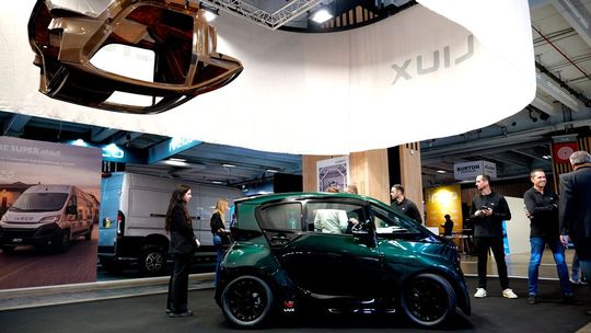 Der Elektromotor kann wahlweise mit zwei Batterien kombiniert werden.(Bild:  Liux)