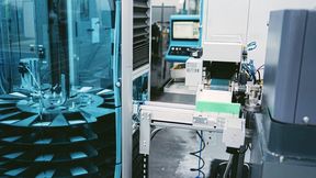 Die Übergabe von der Maschine zum Teilespeicher Depot Max kann einfach umgesetzt werden. (Bild: Lars Stegmann)