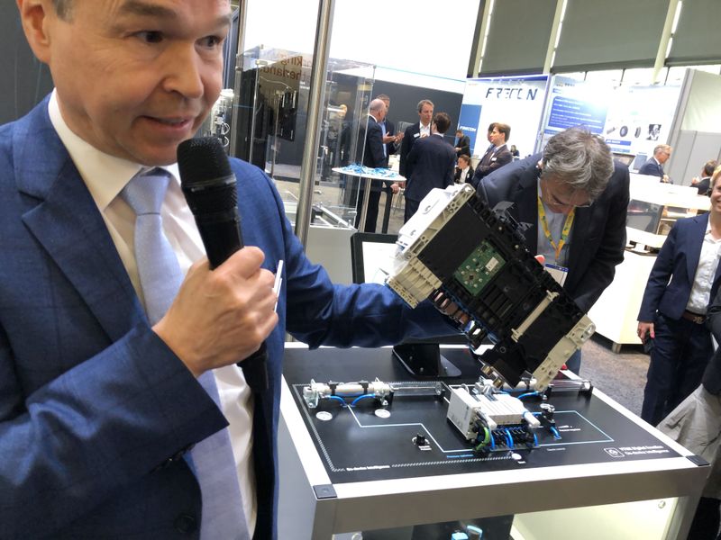 Festo: Ventilinseln mit integrierter KI (Bild: Angela Unger-Leinhos/VCG)