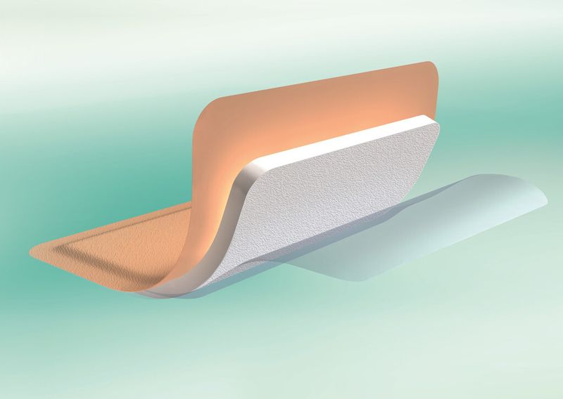 Typischer Aufbau einer modernen Wundauflage, bestehend aus Klebstoffschicht, absorbierendem Schaum und Barrierefilm. (Bild: Bayer Material-Science)