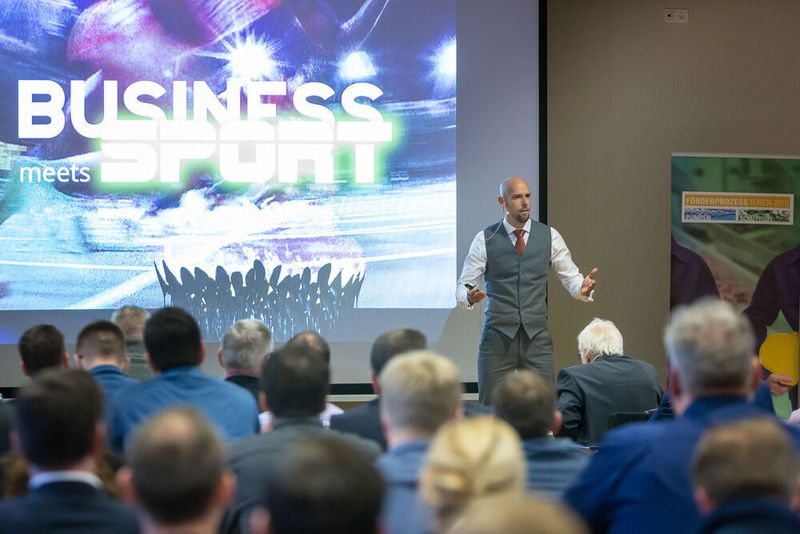 Impressionen der Förderprozessforen 2019: Beim Pumpen- und Schüttgut-Forum diskutieren Experten an zwei Tagen über Probleme bei Förderprozessen. Dabei steht der praxisorientierte Austausch und die gemeinsame Lösungsfindung im Vordergrund des Netzwerktreffens der Pumpen- und Schüttgut-Community. (Stefan Bausewein / PROCESS)