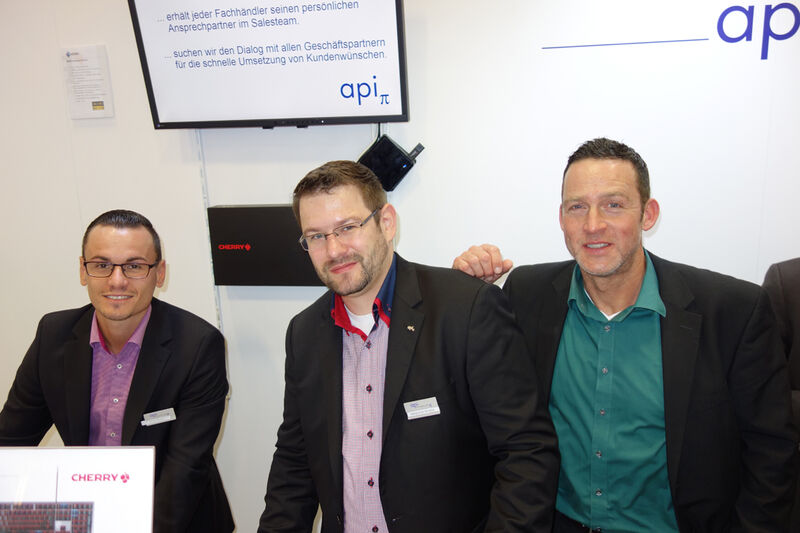 (v. l.) René Herbst, Sebastian Wrona und Mario Calmund, api (Bild: IT-BUSINESS)