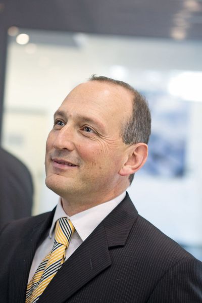 «Der flexible Wechsel zwischen Laser- und Fräsbearbeitung ermöglicht zudem die direkte Bearbeitung von Bauteilsegmenten, welche am Fertigteil später nicht mehr erreichbar sind», Dr. Ugo Ghilardi, COO EMEA DMG Mori Europe AG. (DMG Mori)