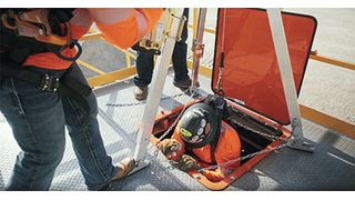 Das Betreten von engen Räumen erfordert eine spezielle Ausbildung, da es sich um zu den gefährlichsten Tätigkeiten im Schüttgutumschlag gehört. (Bild: Martin Engineering)