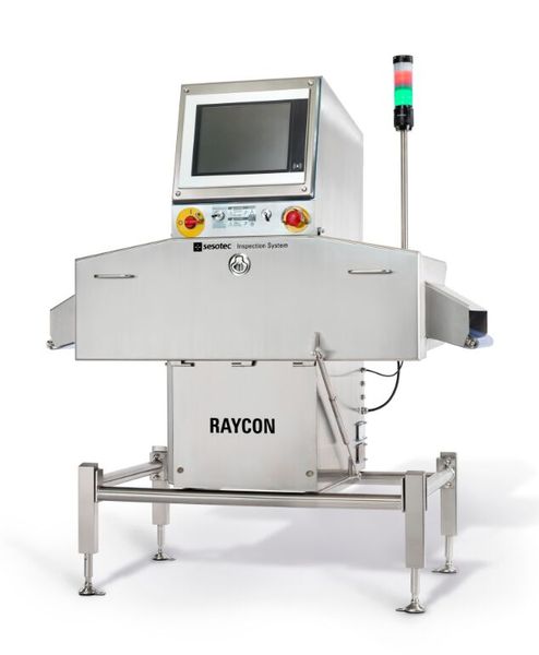 Die Röntgeninspektionssysteme von Sesotec erkennen verschiedenste Arten von Fremdkörpern und Produktdefekten. Die LED-Signalsäule gibt den aktuellen Systemstatus wider. (Bild: Sesotec)
