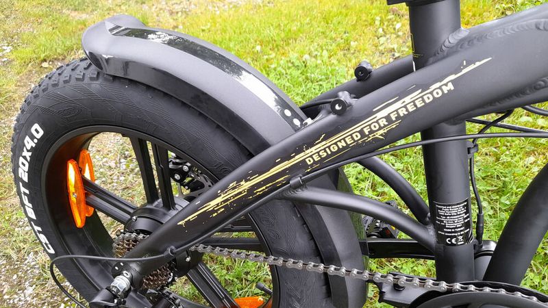 Cooler Spruch: Das FR 7020 will die Bekanntheit der Marke für sich nutzen. (Bild: Rudolf Huber / sp-x)