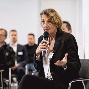 Grüne Chemie, emissionsneutraler Zement und der Urlaubsflug ohne Reue: Es gibt scheinbar kein Umweltproblem, das Wasserstoff nicht zu lösen helfen könnte. (Bild: Stefan Bausewein)