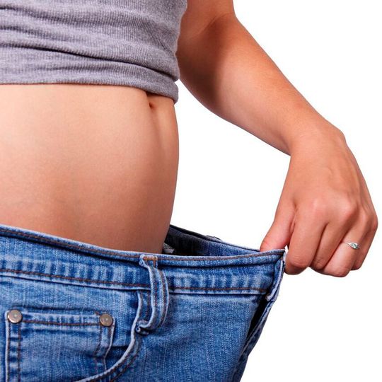 Time-restricted eating (TRE), without calorie counting, has become a popular weight loss strategy, yet long-term randomized trials evaluating its efficacy are limited. Time-restricted eating (TRE), without calorie counting, has become a popular weight loss strategy, yet long-term randomized trials evaluating its efficacy are limited.