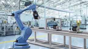 Industrieroboterarm an einer automatisierten Fertigungslinie, ausgestattet mit Roproxcon Hybrid-Verbindern (Bild: Rosenberger)