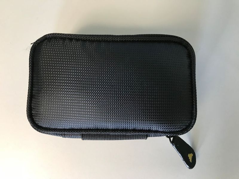 Passt überall rein; der Pockethernet in seiner Transporttasche. (VIT)