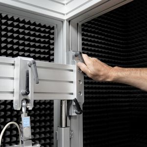 Die Norelem Klemmhebel dienen dem schnellen Fixieren und Positionieren.(Bild:  Zedler-Institut/Norelem)