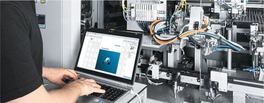 Inbetriebnahme einer Maschine über die „Automation Suite“.(Bild:  Festo)