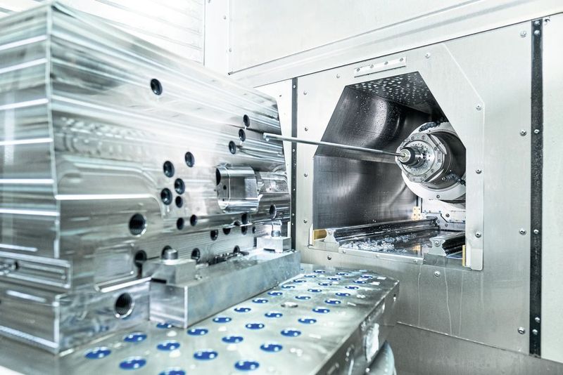 Eine hohe Prozesssicherheit bei maximaler Genauigkeit: Dank der vertikalen Spindellage auch beim Tieflochbohren und ohne Umzuspannen. (Grob)