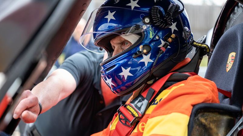 2011 gab Stuck sein Abschiedsrennen mit seinen Söhnen Johannes und Ferdinand Stuck auf einem Lamborghini Gallardo GT3 PL600+. (Bild: Porsche AG)