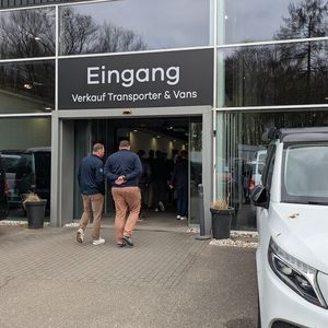 Den Händler trieb die Frage um, wie es gelingen könnte, schneller alternative Finanzierungen zu berechnen und gleichzeitig die Mitarbeiter zu entlasten. (Bild:  Simon – VCG)