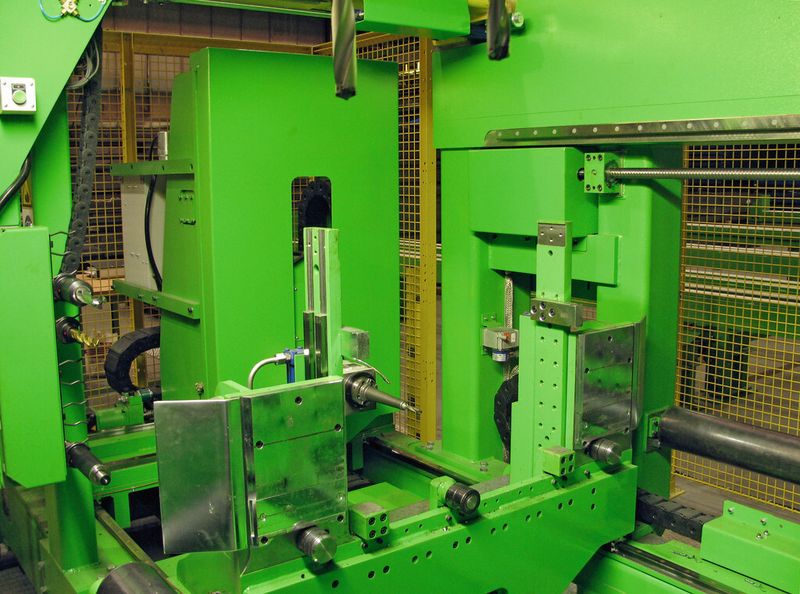 Bild 1: Der Einsatz moderner Hartmetallbohrer in der HD-X615 wirkt sich auch auf den Werkzeugwechselzyklus positiv aus. (Bild: SSI Schäfer)