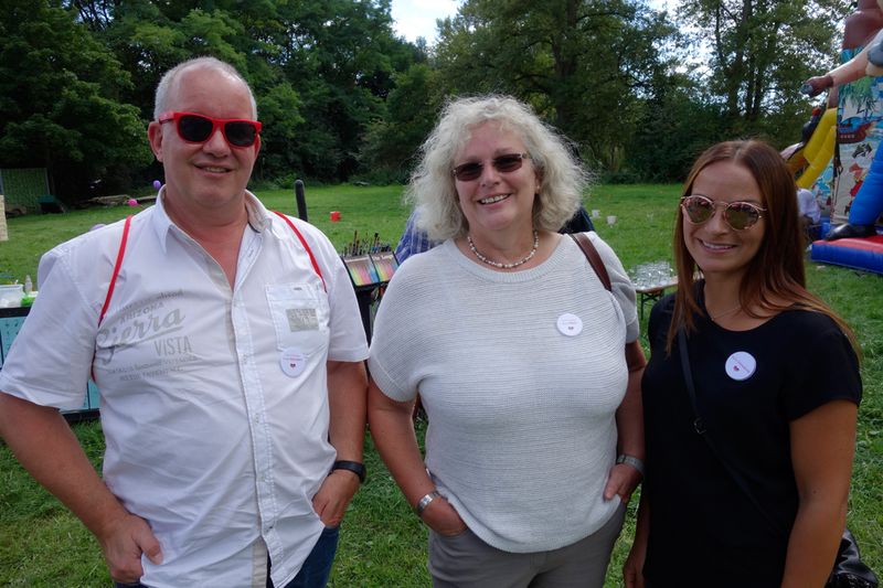 Frank Beilstein und Ellen Rhein, Littlebit, mit Maike Dönnebrink. (Bild: IT-BUSINESS)