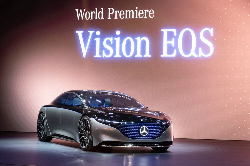 Der langgestreckte Mercedes EQS könnte der Vorbote für eine elektrische S-Klasse sein. (Daimler)