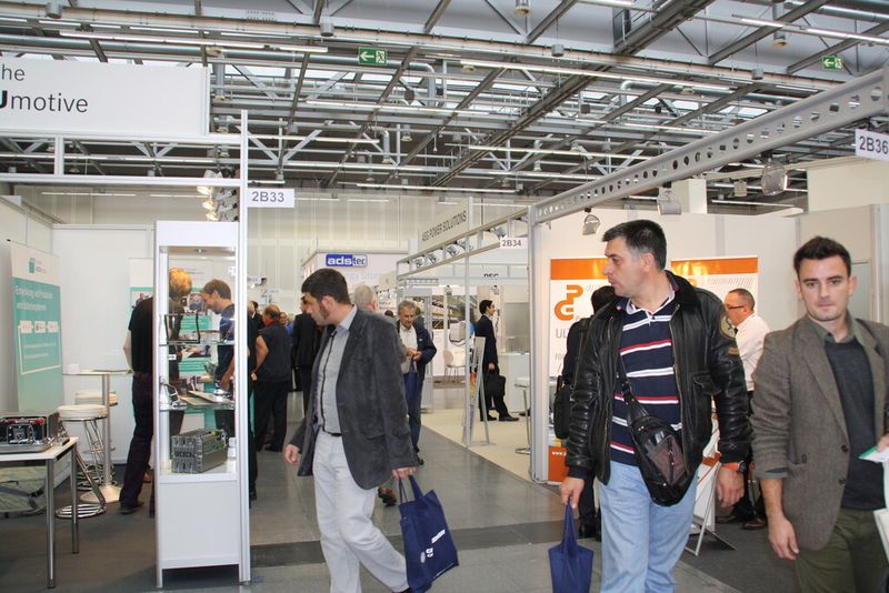 Impressionen aus der Messehalle in der Landesmesse Stuttgart. (Bild: Zwettler, konstruktionspraxis)