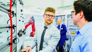 Gespräche in entspannter Atmosphäre gibt es viermal im Jahr auf der All About Automation.  (untitled exhibitions)