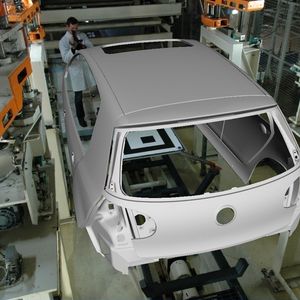 Fabrikplanung in der Automobilindustrie mit Augmented Reality. Bild: Metaio