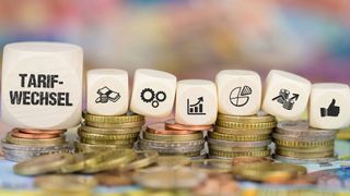 Die Handytarife steigen dieses Jahr wahrscheinlich bei vielen Anbietern. (Bild: magele-picture - stock.adobe.com)