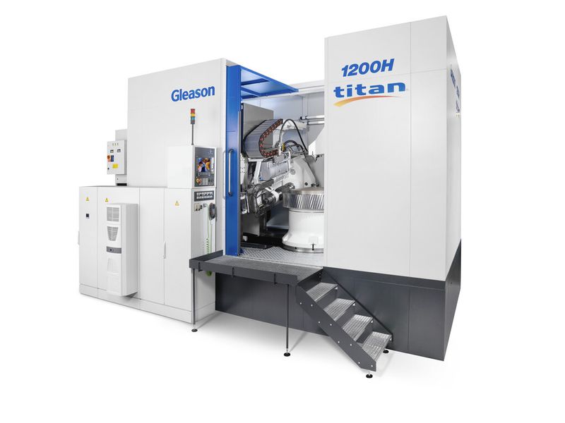 Die Titan 1200 H hat auch ein überarbeitetes Maschinenbett für die optimale Späneentsorgung beim Trocken- oder Nassfräsen. Die Zugänglichkeit der Komponenten wurde außerdem hinsichtlich der Ergonomie verbessert, ergänzt Gleason. (Bild: Gleason)